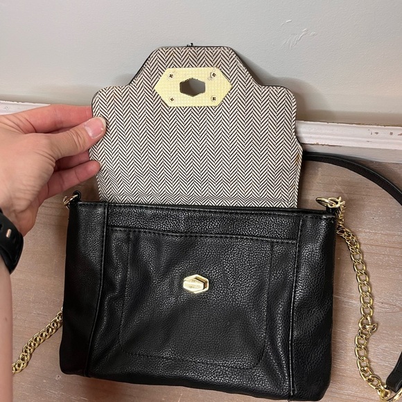 Steve Madden Hobo Cross Body w/Chain Purse Handbag Black Gold - Picture 5 of 11